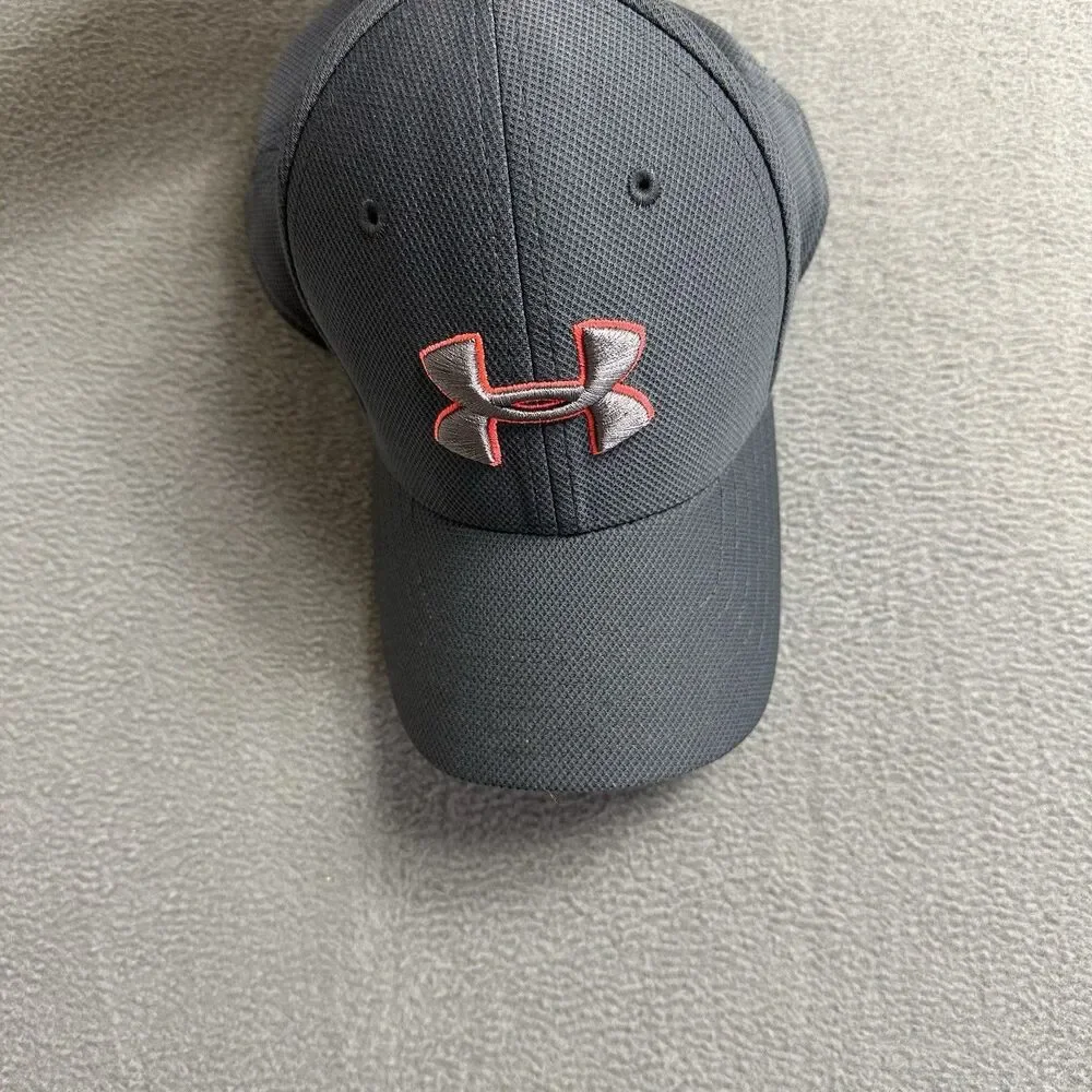 Under Armour Youth Small/Medium Hat Gray Red Logo Fitted Stretch Cap EUC